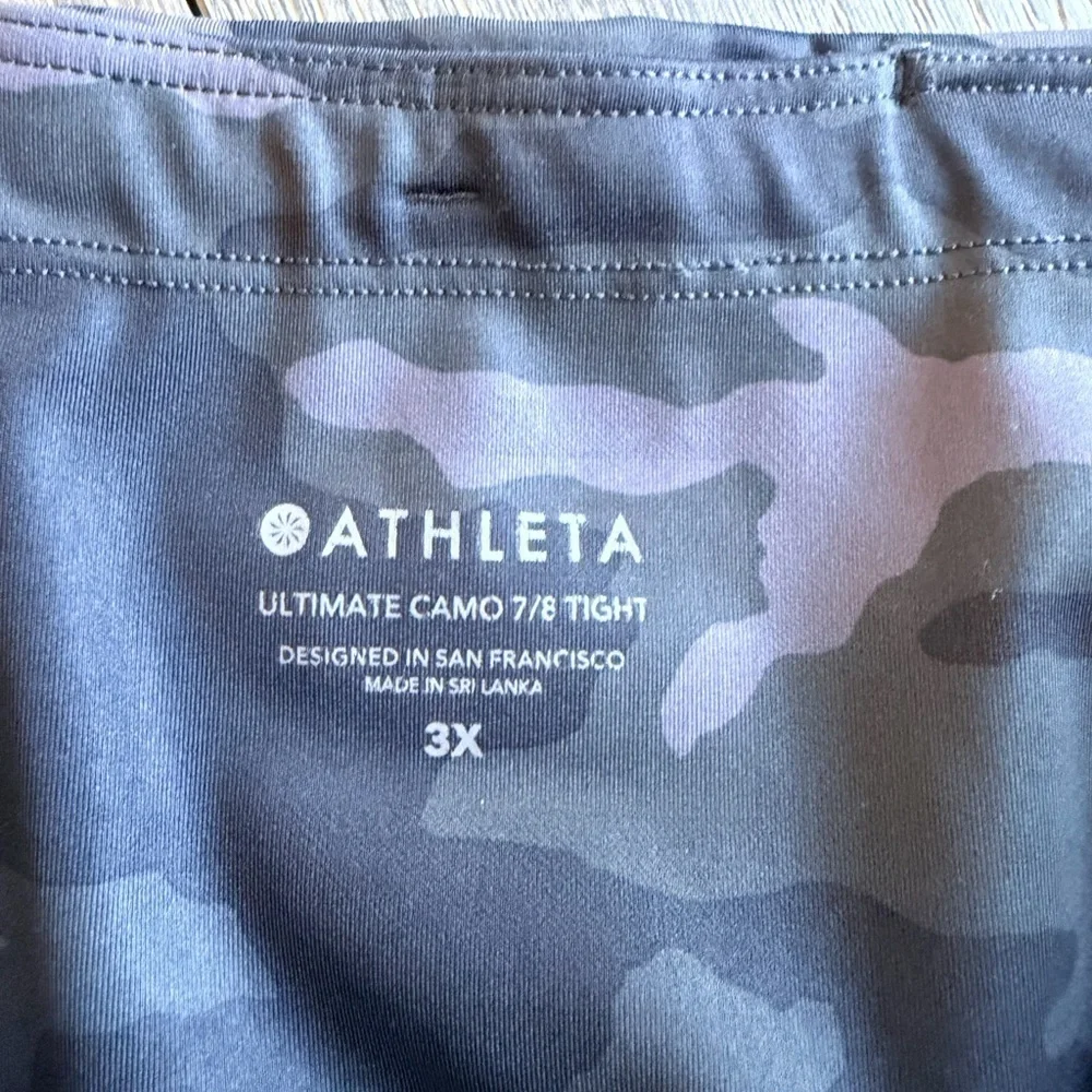 Athleta Ultimate Camo 7/8 Tight in Black / Gray Size 3X